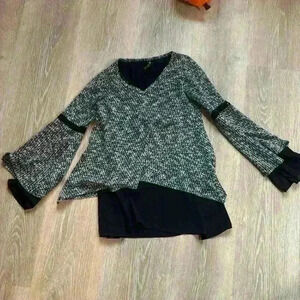 Design Label lord & Taylor sweater XS